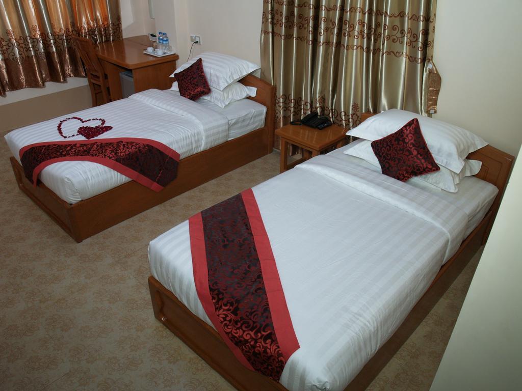 Nice Dream Hotel Mandalay Exterior foto