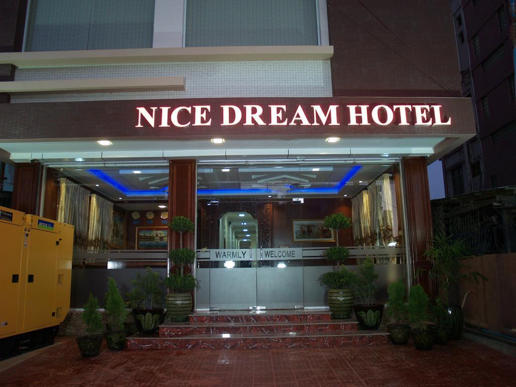 Nice Dream Hotel Mandalay Exterior foto